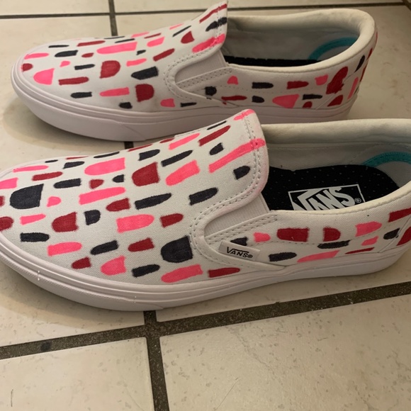 Custom Designed Vans - Picture 3 of 4